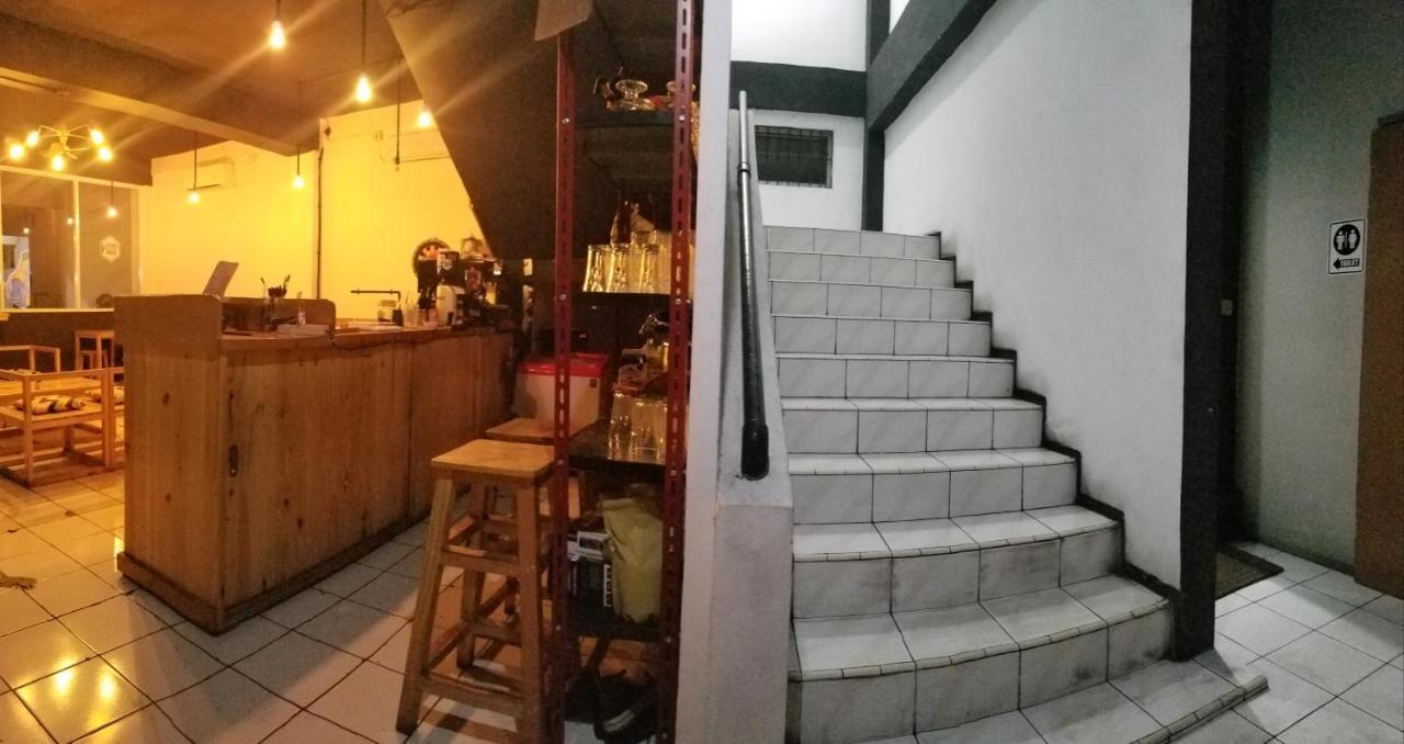 Coffeebunk Hostel Tangerang Exterior foto
